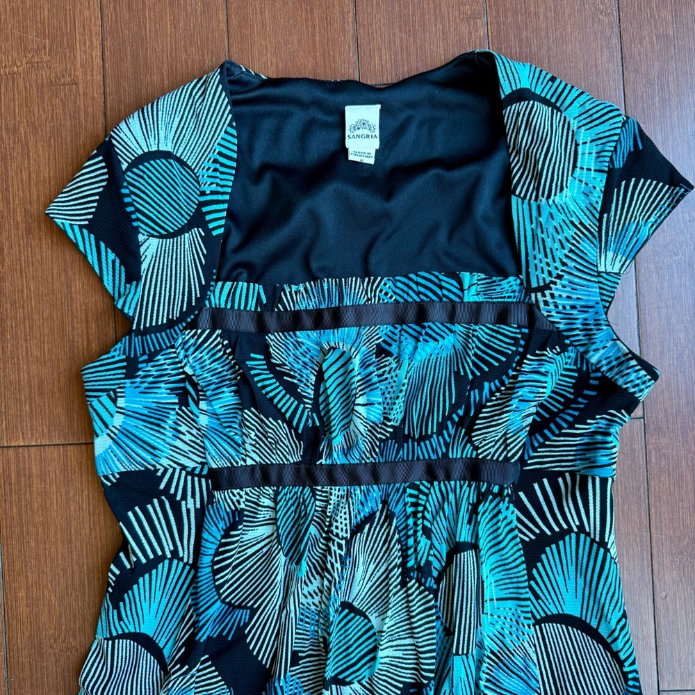 Floral Patterned Dress in Blue and Black - Picture 2 of 6